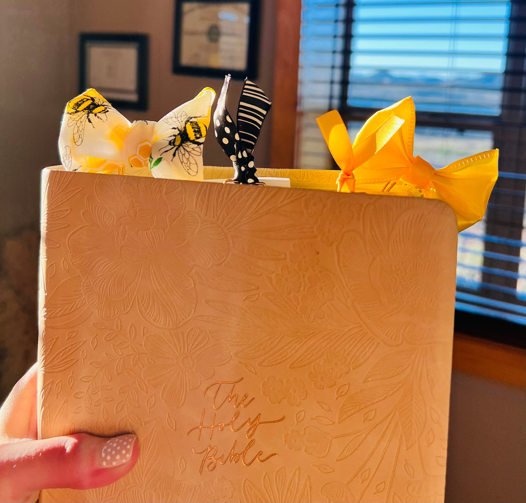 Honeybee Bow & Cross Paperclip Set