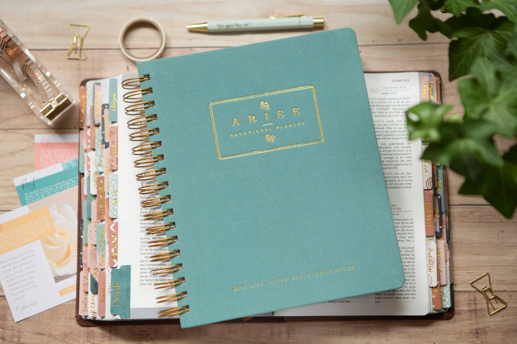 Arise Christian Planner — Undated Daily Goal Planner for Christian Women